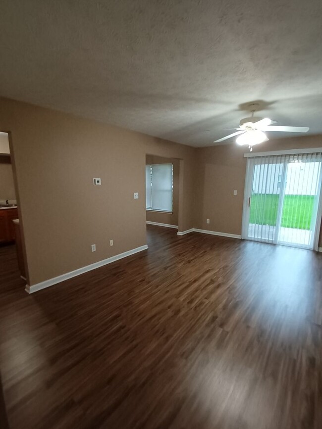 2459 Hopkins Dr in West Lafayette, IN - Foto de edificio - Building Photo