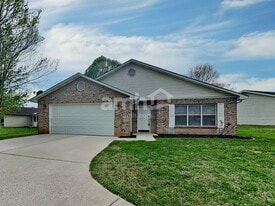 2637 Druid Hill Dr in Maryville, TN - Building Photo