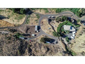 92864 Biggs Rufus Hwy-Unit -92864 Biggs Rufus Highway in Rufus, OR - Building Photo - Building Photo