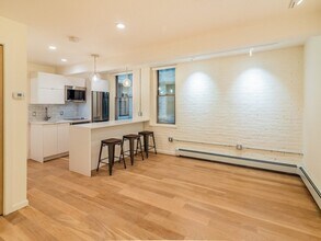 1060 Beacon St in Brookline, MA - Building Photo - Building Photo