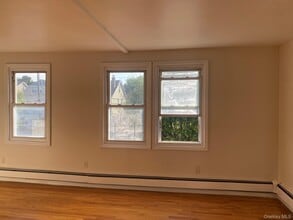 111-15 205th St in Queens, NY - Building Photo - Building Photo