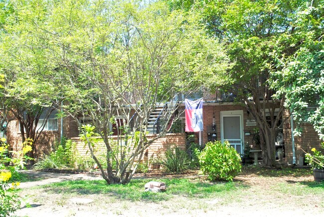 1157 Garraty in Terrell Hills, TX - Building Photo - Building Photo