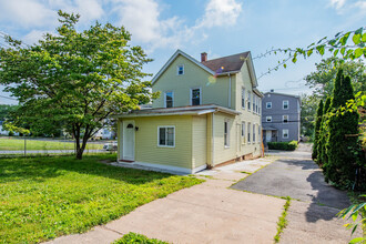 342 High St in New Britain, CT - Building Photo - Building Photo