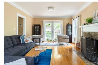 1601 Interlaken Pl E in Seattle, WA - Building Photo - Building Photo