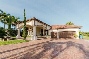 23525 SW 217th Ave in Homestead, FL - Building Photo