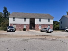 3714 Randall Dr in Jefferson City, MO - Building Photo