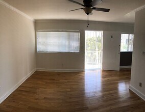 1422 N Serrano Ave in Los Angeles, CA - Foto de edificio - Building Photo