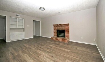 13611 Ravensway Dr in Cypress, TX - Building Photo - Building Photo