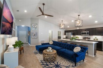 944 First Dr, Eagle Lake, FL in Eagle Lake, FL - Building Photo - Building Photo