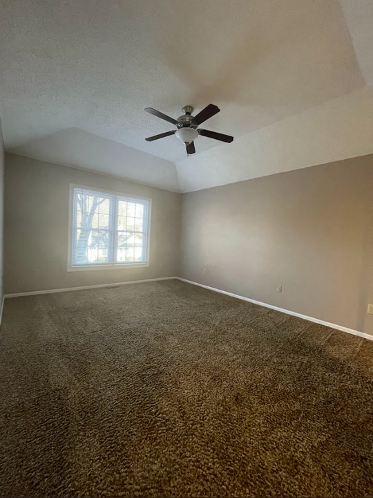 400 Dunwoody Dr in Simpsonville, SC - Building Photo
