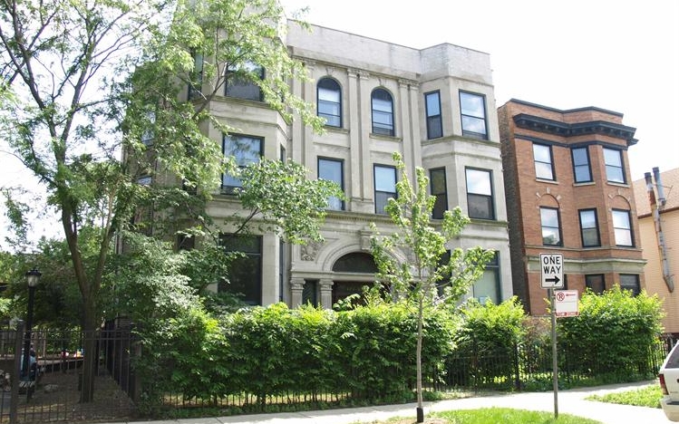 673-75 W. Roscoe St. in Chicago, IL - Foto de edificio