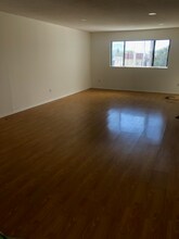 330 Pioneer Dr in Glendale, CA - Building Photo - Building Photo