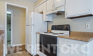 6415 N Peniel Ave in Oklahoma City, OK - Building Photo - Building Photo