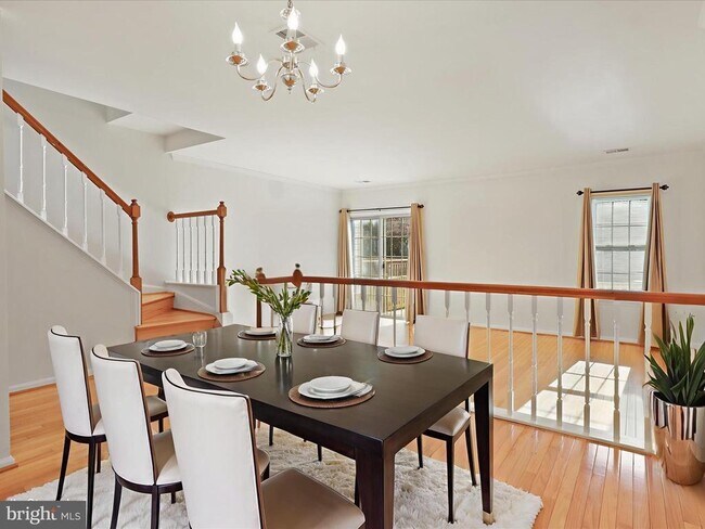 6751 Cardinal Woods Ct in Lorton, VA - Building Photo - Building Photo
