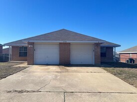 2700 Edgefield St in Killeen, TX - Building Photo
