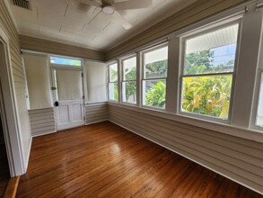 1876 Coffee Pot Blvd NE in St. Petersburg, FL - Building Photo - Building Photo