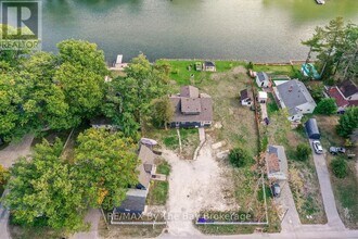 1067 Mosley St in Wasaga Beach, ON - Building Photo - Building Photo