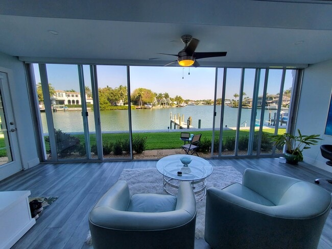 1910 Gulf Shore Blvd N, Unit Ambassador Club #108 in Naples, FL - Building Photo - Building Photo