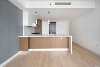 33-66 Farrington St, Unit 12I in Queens, NY - Building Photo - Building Photo