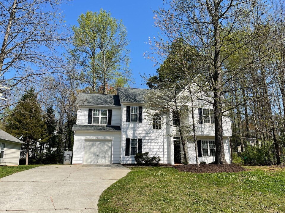 6610 Cedar Cliff Dr in Charlotte, NC - Building Photo