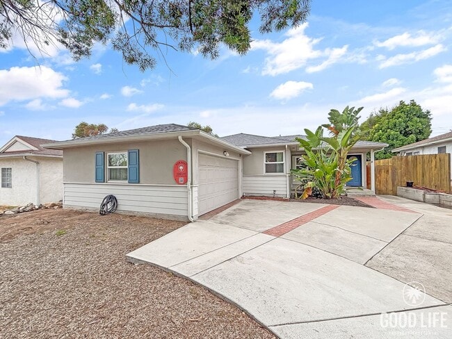 5226 Waring Rd in San Diego, CA - Building Photo - Building Photo