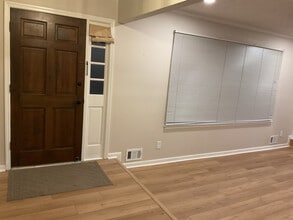 215 Thornton Dr in Fayetteville, GA - Building Photo - Building Photo