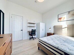 Furnished room/NOT APARTMENT in Brooklyn, NY - Foto de edificio - Building Photo