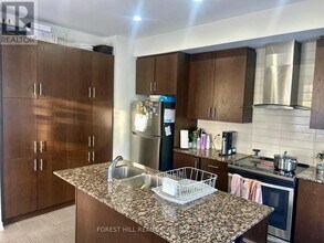 142 Salterton Cir in Vaughan, ON - Building Photo - Building Photo