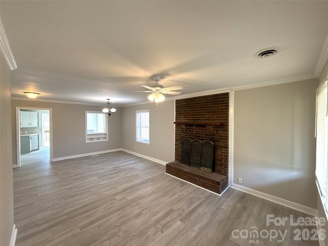 513 Rhodes Ave in Kings Mountain, NC - Building Photo - Building Photo