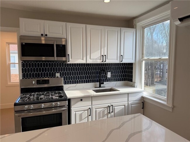 52 Southern St in Cranston, RI - Building Photo - Building Photo