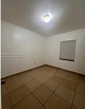 1787 NE 179th St in North Miami Beach, FL - Building Photo - Building Photo