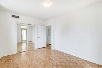 171 Erskine Avenue in Toronto, ON - Building Photo - Building Photo