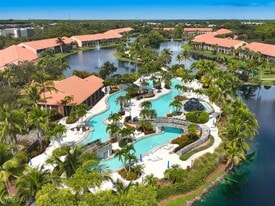 6740 Beach Resort Dr in Naples, FL - Building Photo