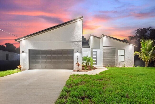 3327 Trapper Ln in North Port, FL - Building Photo - Building Photo