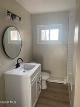 235 Washington Ave in Scotia, NY - Building Photo - Building Photo