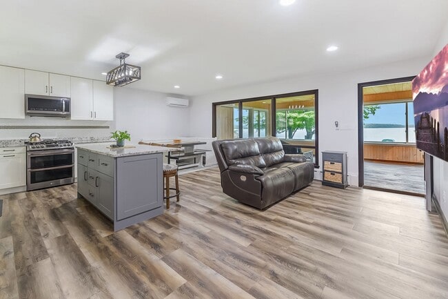 property at 9835 Bonnie Glen Pkwy