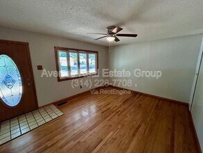 5154 Ville Donna Ln in Hazelwood, MO - Building Photo - Building Photo