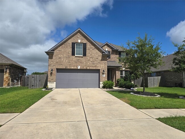 property at 18938 Lynnwood Crest Ln