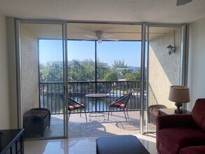 13 Royal Palm Way in Boca Raton, FL - Building Photo - Building Photo