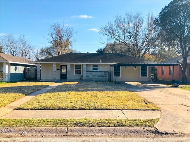 property at 5005 De Milo Dr