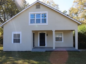 4113 W Sugar Creek Rd in Charlotte, NC - Building Photo