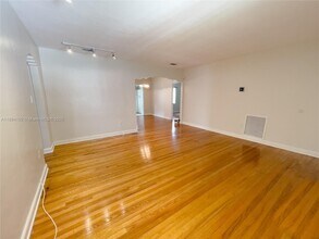 2290 SW 26th Ln in Miami, FL - Building Photo - Building Photo
