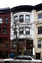 338 W 71st St in New York, NY - Building Photo - Building Photo