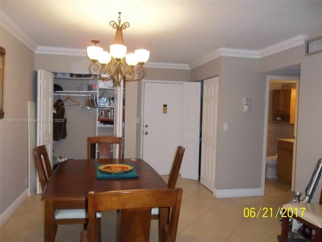 801 Three Islands Boulevard in Hallandale Beach, FL - Building Photo - Building Photo