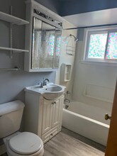 511 Keyes St, Unit Lower in Menasha, WI - Building Photo - Building Photo