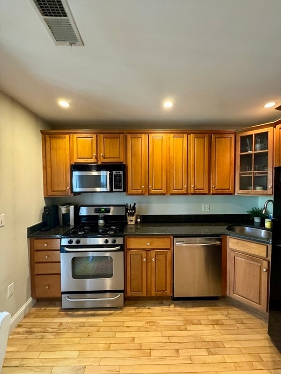 property at 762 E 6th St