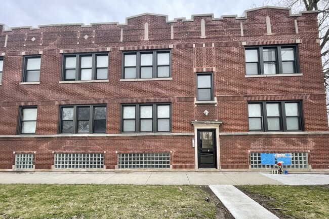 7300 S May St in Chicago, IL - Building Photo - Building Photo