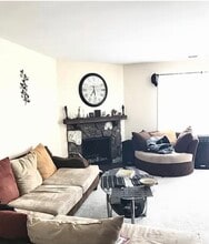 1022 Boxwood Ct in Wheeling, IL - Building Photo - Building Photo