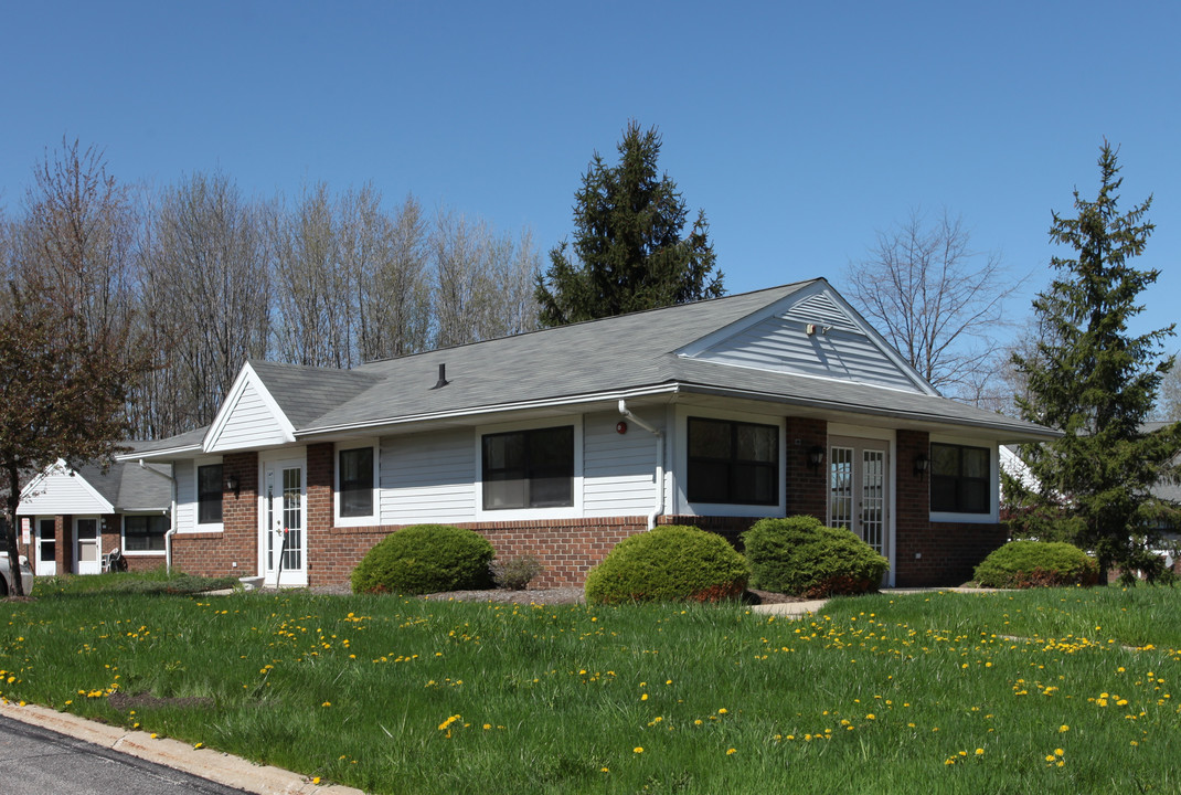 Madison Woods Apartments in Madison, OH - Building Photo