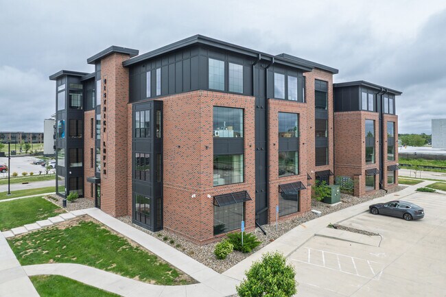 District Lofts in Ankeny, IA - Building Photo - Building Photo